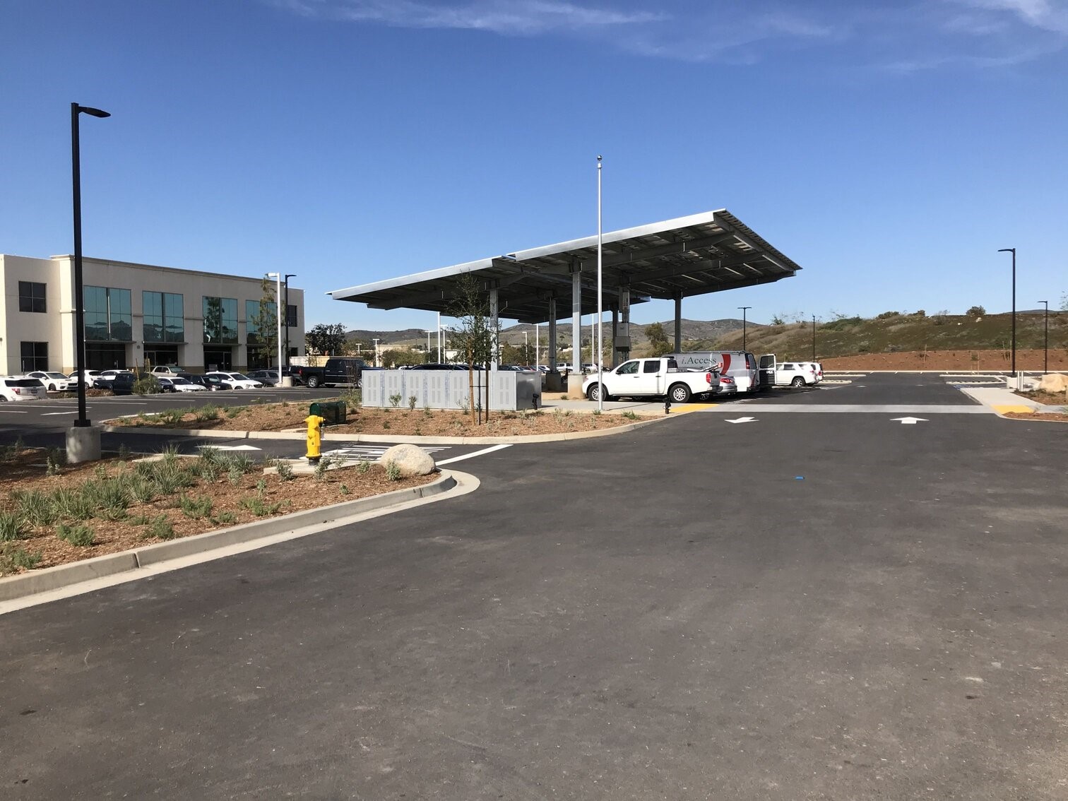 Office and Archives uses a solar PV Inverter with a 137.94 kW r